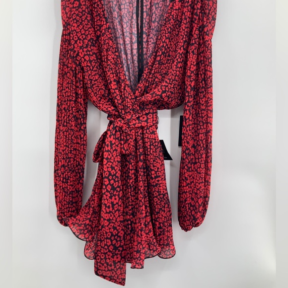 NWT lulus Camile Black and Red Leopard Print Pleated Romper - Picture 8 of 9